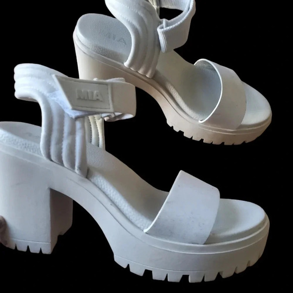 MIA WOMANS IVELISSE CHUNKY Y2K PLATFORM SANDALS, SIZE 8 - Picture 3 of 5